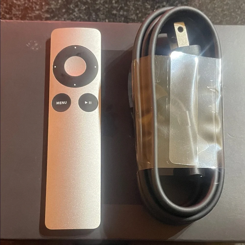 Apple TV Set with Remote - Black and Silver 32GB